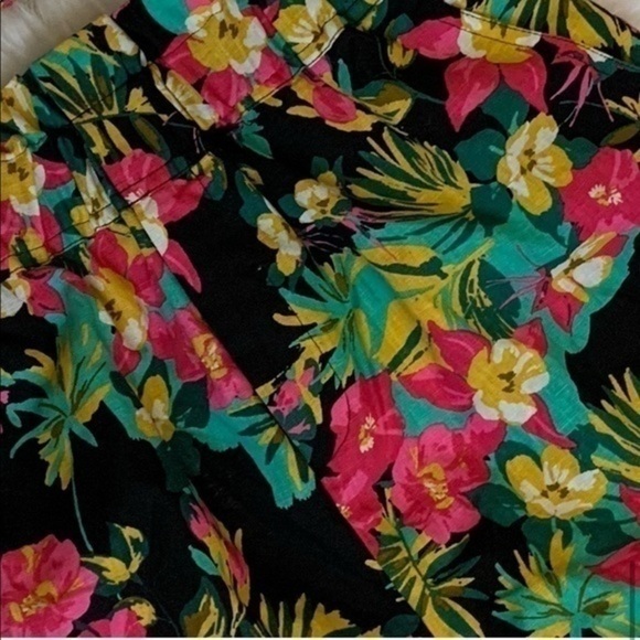 Express high waist shorts & crop top Floral set XS - Picture 8 of 8